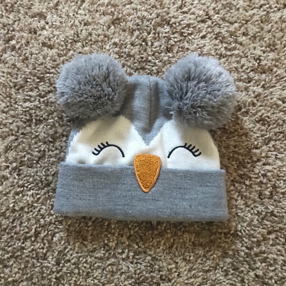 Whooo doesn’t love an owl hat?? 🦉